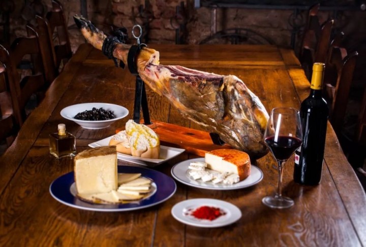 Comida típica de Extremadura que tienes que probar si vas este verano